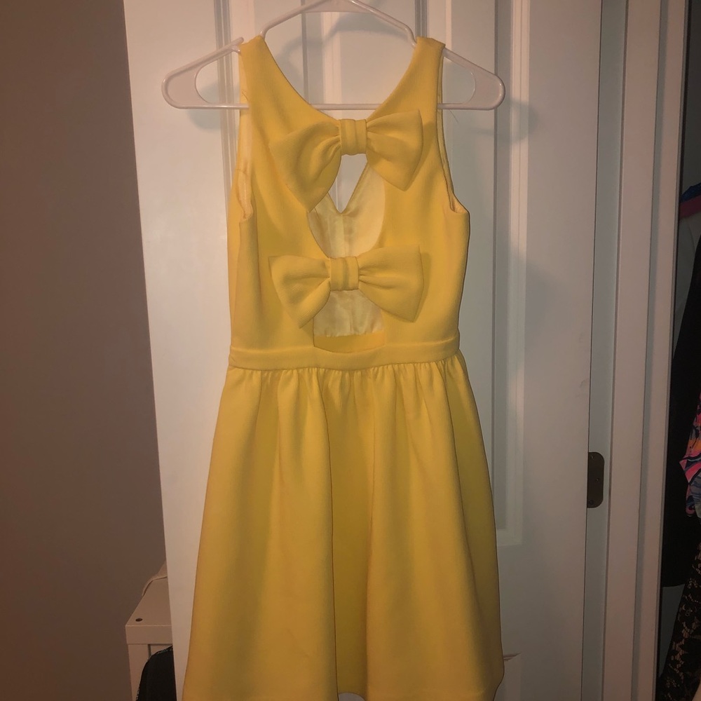 Yellow V-neck dress